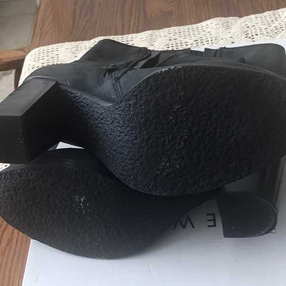 Nine West low, high heel Boots - Picture 5 of 6